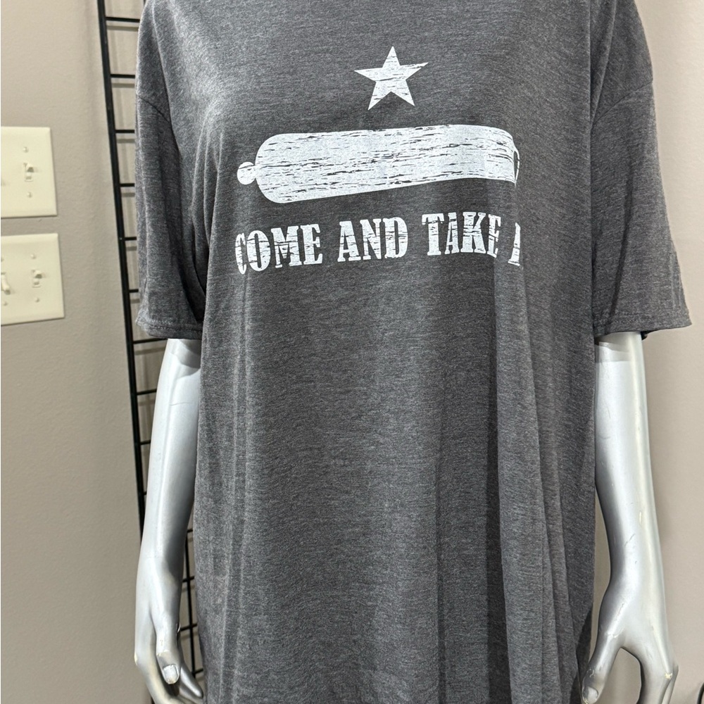 Gray Graphic T-Shirt with Star and Text